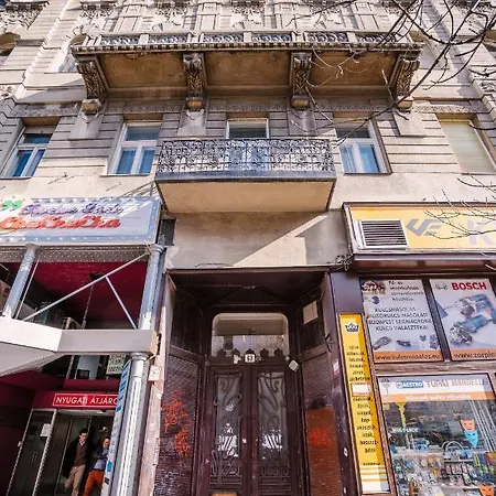 The Nest In Downtown