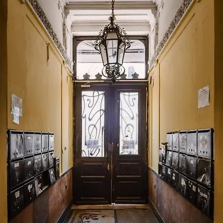 The Nest In Downtown