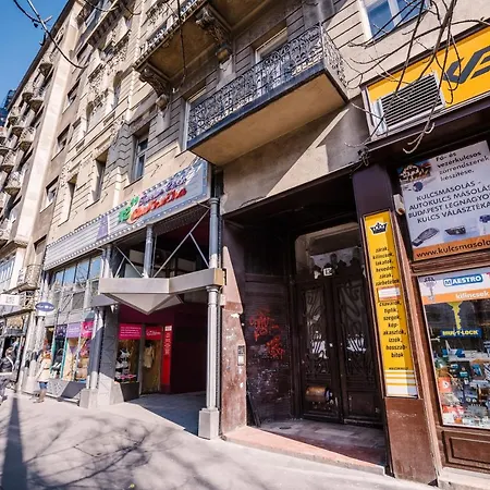 The Nest In Downtown Apartamento Budapeste